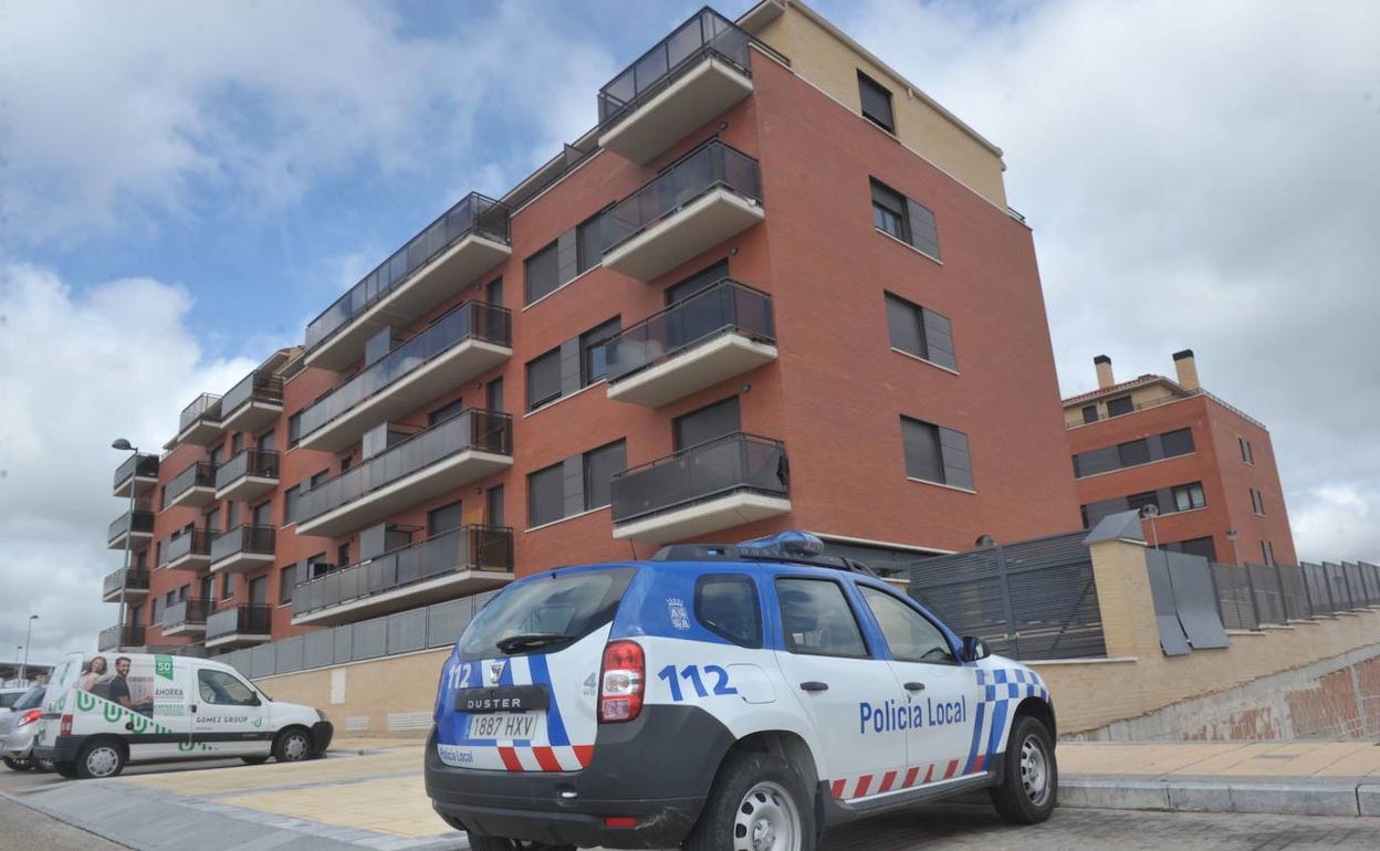 Vehículo de la Policía Local de Arroyo de la Encomienda 