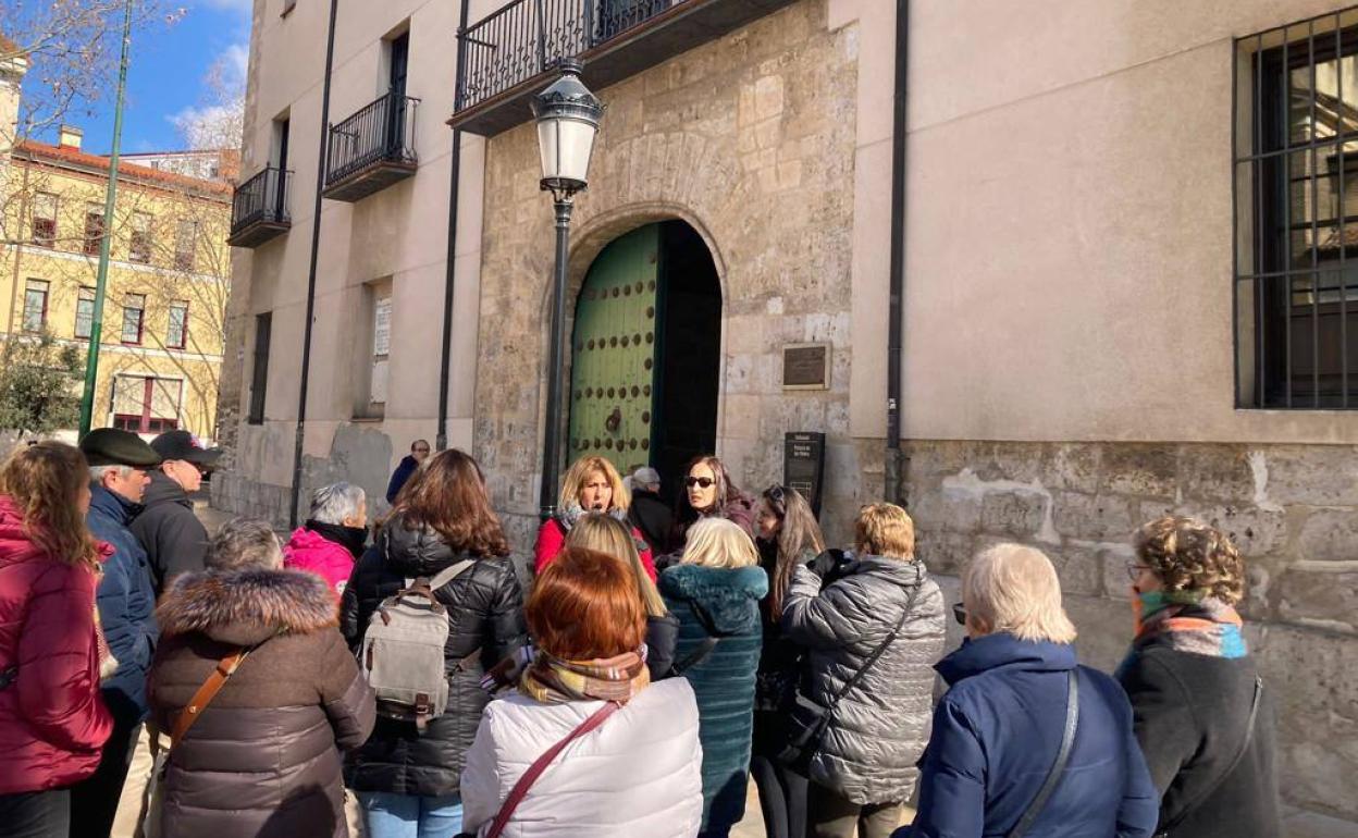 Vecinos arroyanos participantes en el tour cultural 'Reinas de Valladolid'