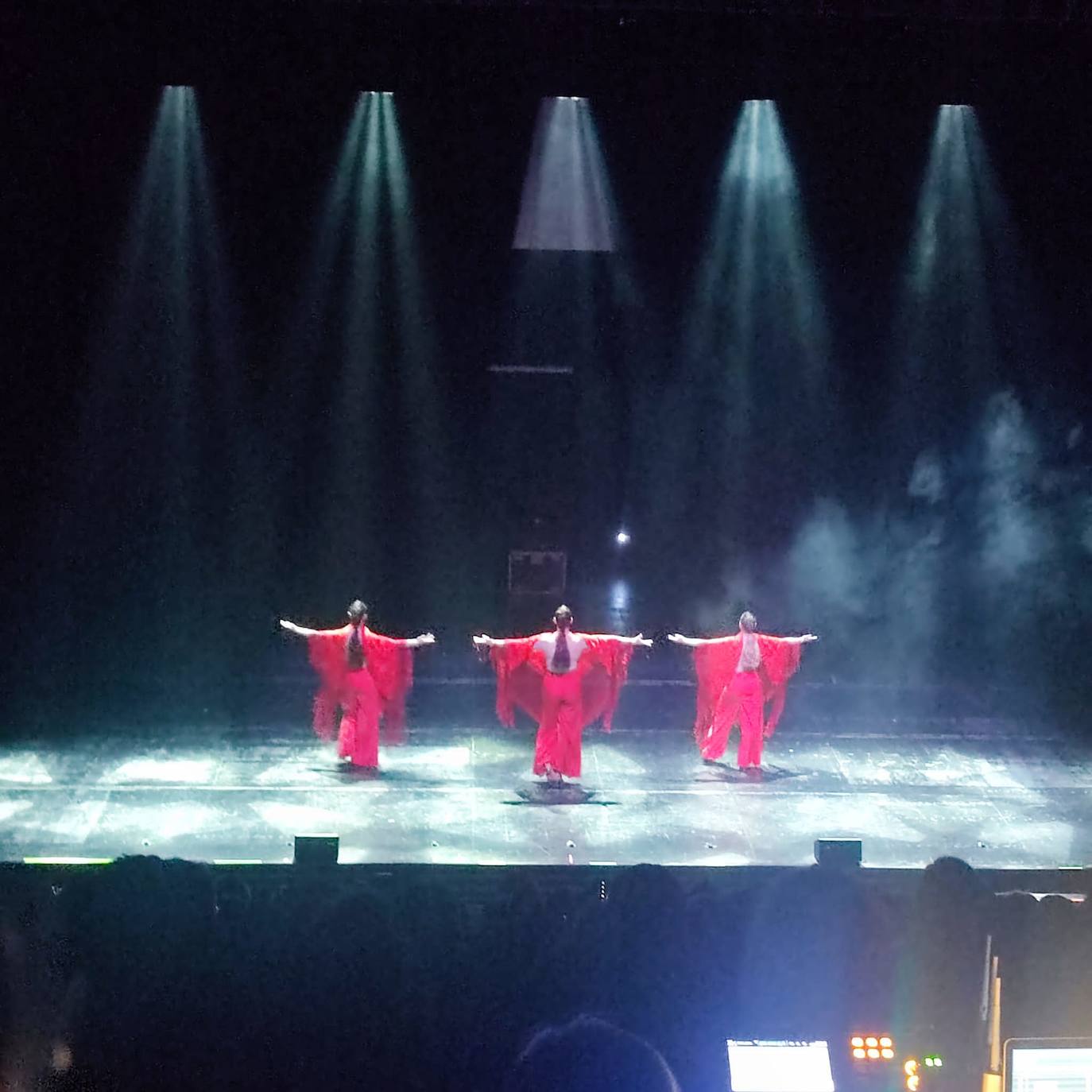 Espectáculo 'Mulier' de Arvine Danza en la Casa de la Música y el teatro de Arroyo