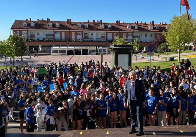 El alcalde, Sarbelio Fernández, dio la bienvenida a todos los participantes