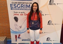 Lucía Xuan Alonso Olmos se llevó la medalla de plata en la categoría de Espada Femenina.