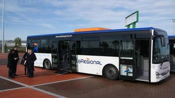 El bus cambia su ruta y paradas por San Antonio