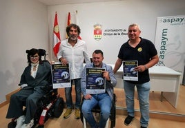 Mar Matías, Delegada de Aspaym en Valladolid, el concejal de Deportes Juan Manuel Sánchez, el director ejecutivo de ASPAYM, Francisco Sardón y el representante de La Senda de Arroyo Javier Sastre