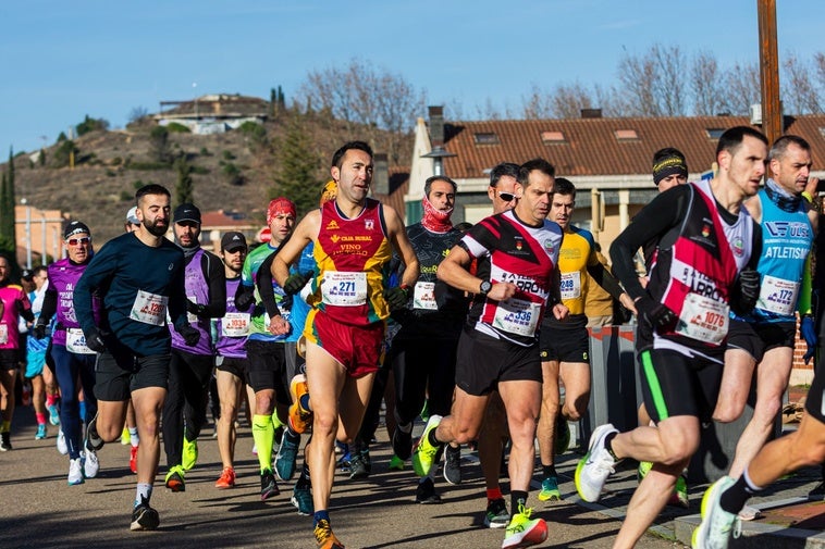 Cientos de corredores en la Carrera del Turrón y del Polvorón