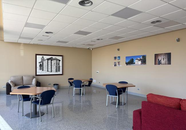 Todas las salas están decoradas con elementos que recuerdan la historia y el patrimonio del municipio