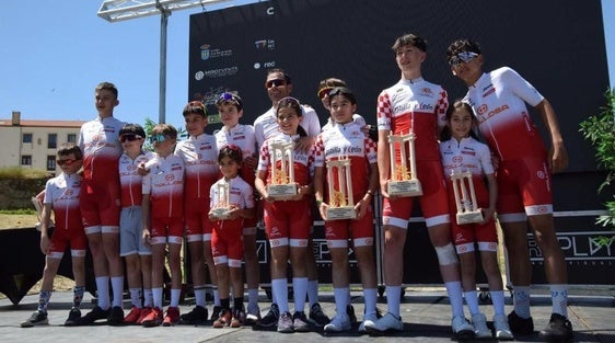 Cinco podios para los jóvenes ciclistas del equipo Collosa