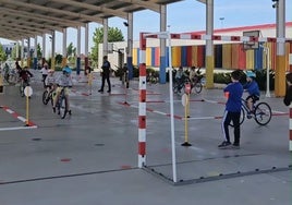 Patio del CEIP Kantic@ convertido en un gran espacio vial