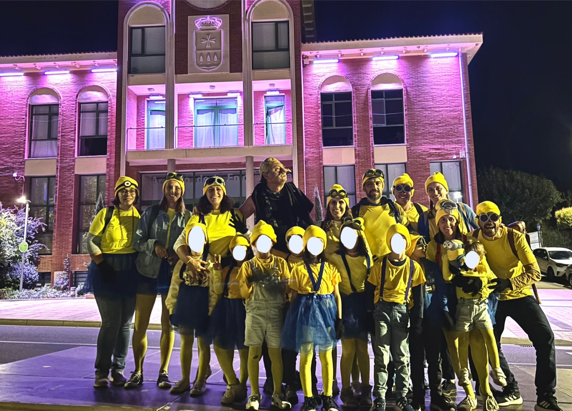 Así transcurrió el desfile de disfraces del Peñas Fest de Arroyo