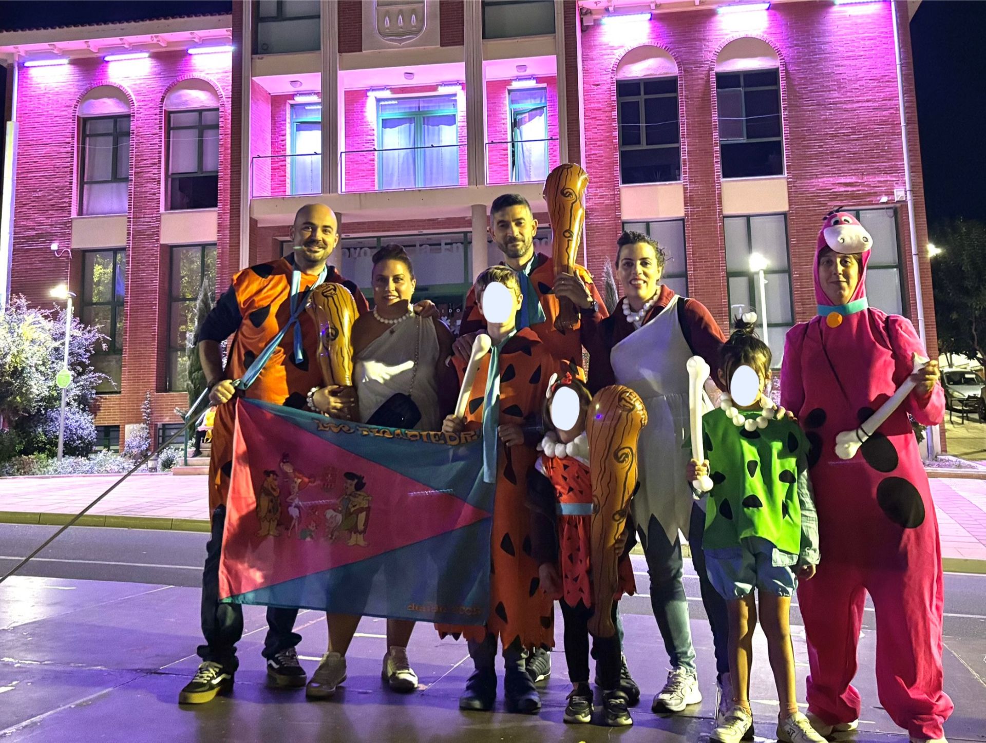 Así transcurrió el desfile de disfraces del Peñas Fest de Arroyo