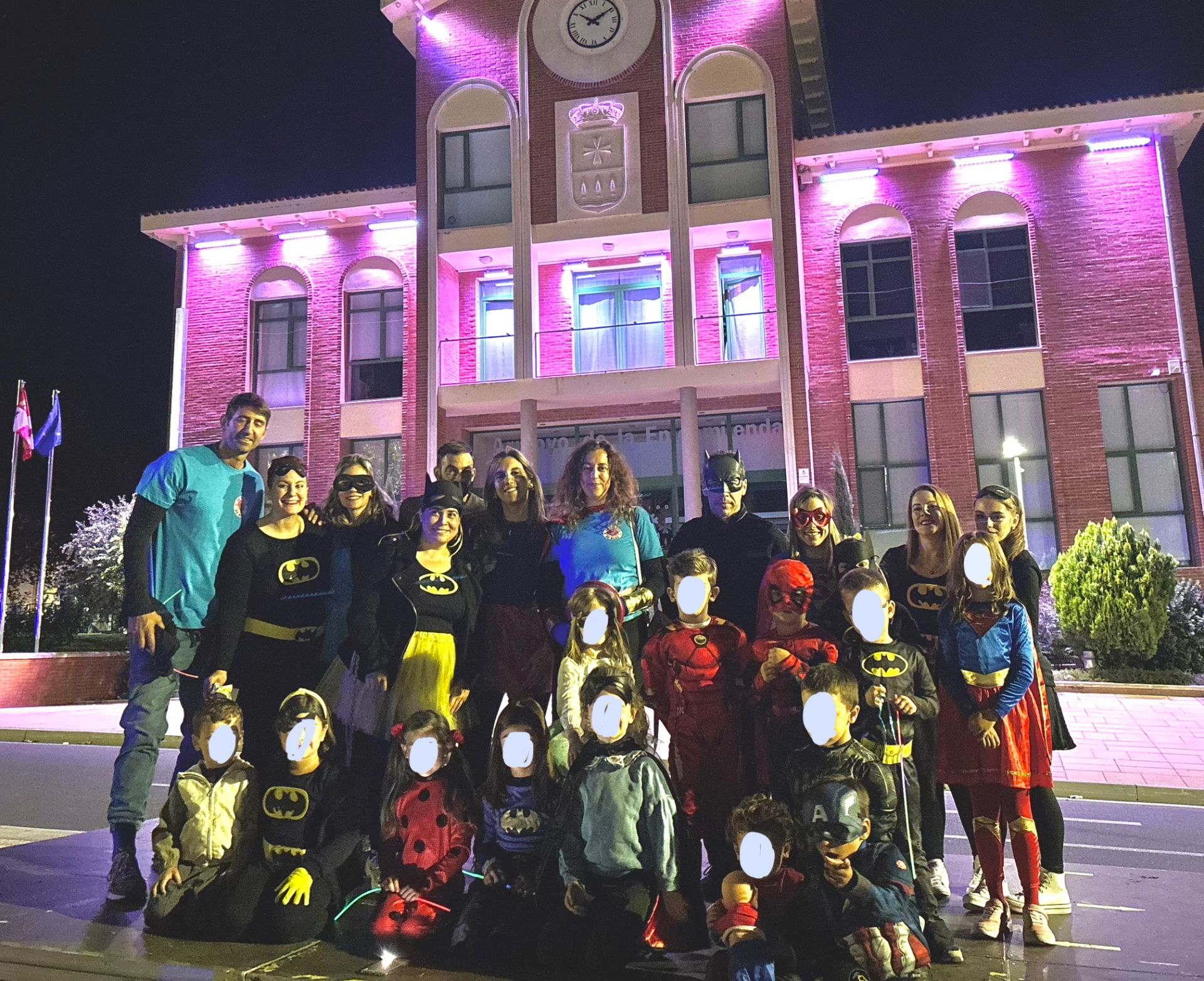 Así transcurrió el desfile de disfraces del Peñas Fest de Arroyo