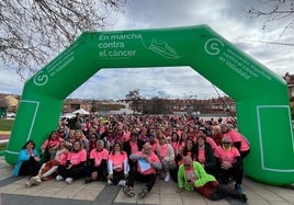 Foto de familia en la Marcha contra el Cáncer celebrada el pasado mes de marzo en el municipio