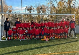 Integrantes de la Escuela de Fútbol del Deportivo Atlético Arroyo