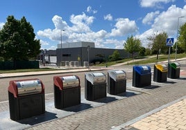 Contenedores de basura ubicados en Arroyo de la Encomienda