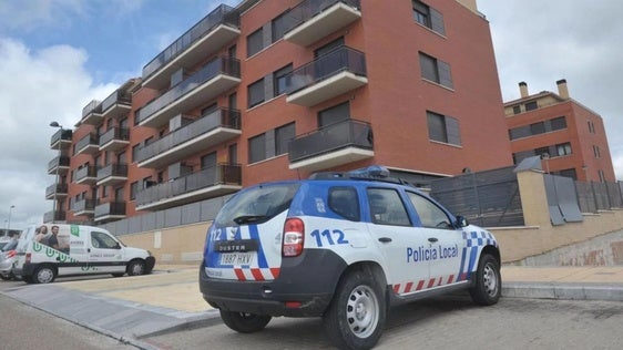 La Policía Local de Arroyo frustra en una misma madrugada un intento de suplantación policial y una acción vandálica
