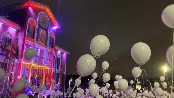 Arroyo despide el año lanzando deseos y con campanadas infantiles