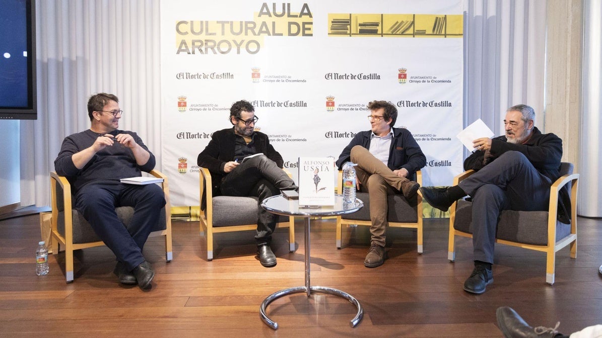 Fernando Palmero, Julio Valdeón y Alfonso J. Ussía protagonizaron este Aula Cultural que estuvo moderada por Carlos Aganzo