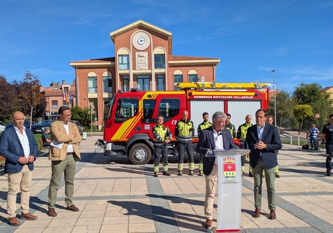 La Plaza España de Arroyo de la Encomienda acogió la presentación del nuevo camión
