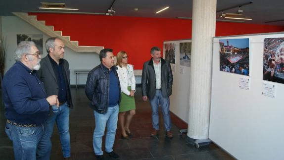 Inauguración de la exposición en la Casa de Cultura de La Flecha. 