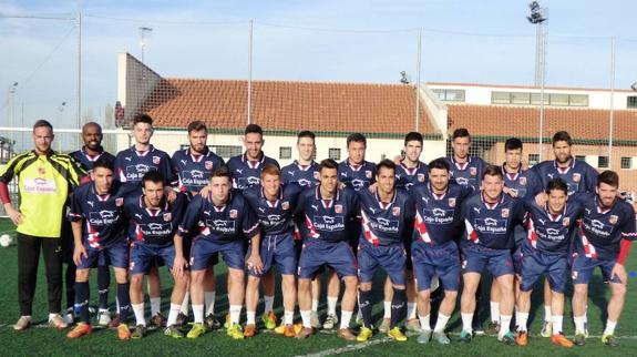 Veintiuno de los 31 jugadores seleccionados en la primera sesión preparatoria, en Arroyo