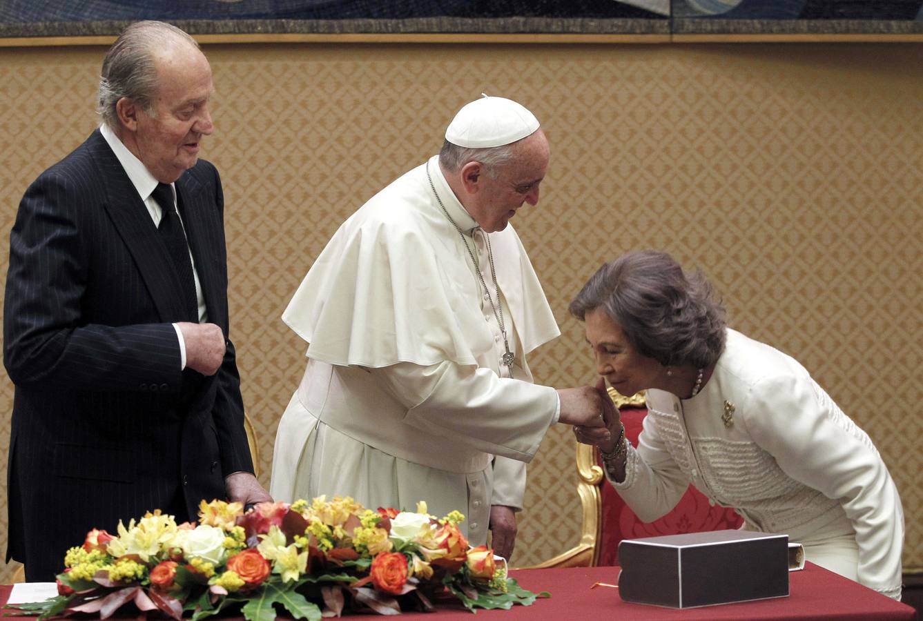 El papa Francisco recibe en audiencia a los Reyes de España