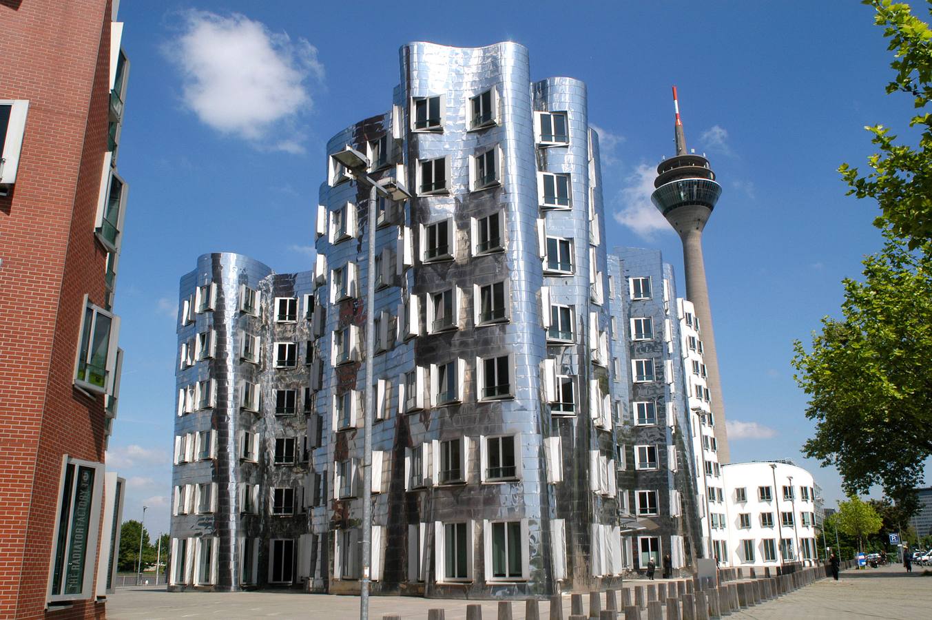 Las Torres planeadas. Vistas de las torres planeadas de Gehry, en Dusseldorf (Alemania)