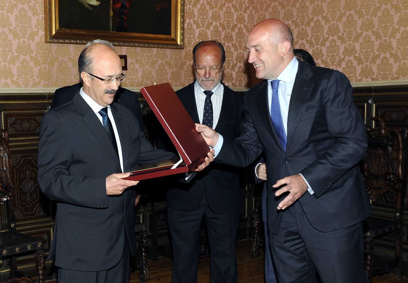 Pedro Antonio Martínez recibe el II Premio de Poesía José Zorrilla