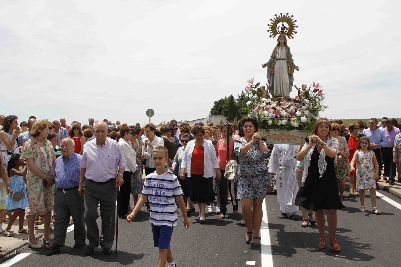 Procesión de la Virgen del Amor Hermoso en Campaspero. Valladolid