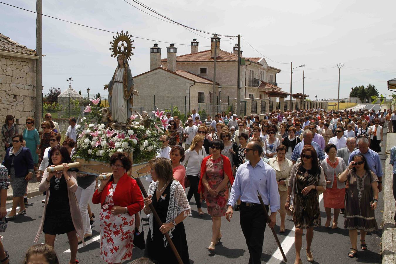 Procesión de la Virgen del Amor Hermoso en Campaspero. Valladolid