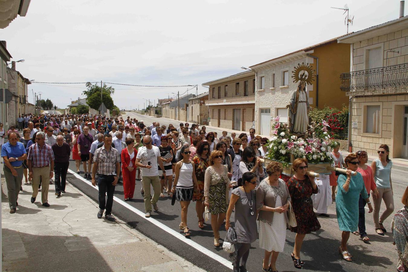 Procesión de la Virgen del Amor Hermoso en Campaspero. Valladolid