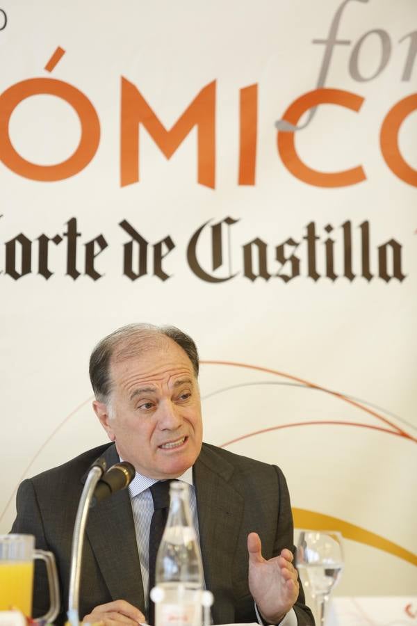 El consejero de Economía y Empleo, Tomás Villanueva, en el Foro Económico de El Norte celebrado en Salamanca.