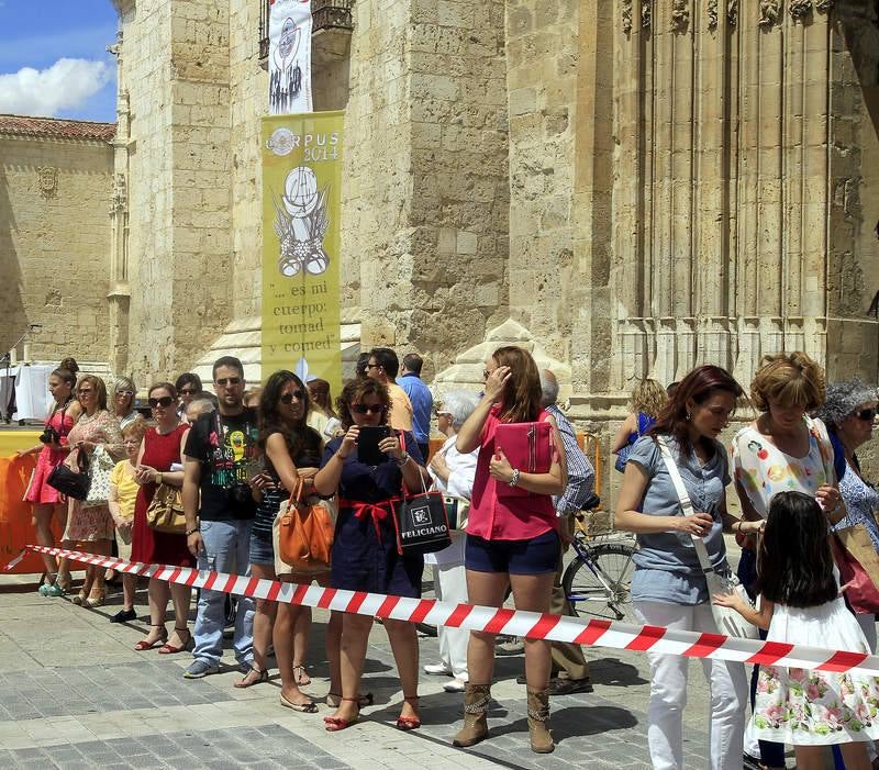 Cientos de personas en el Corpus de Palencia