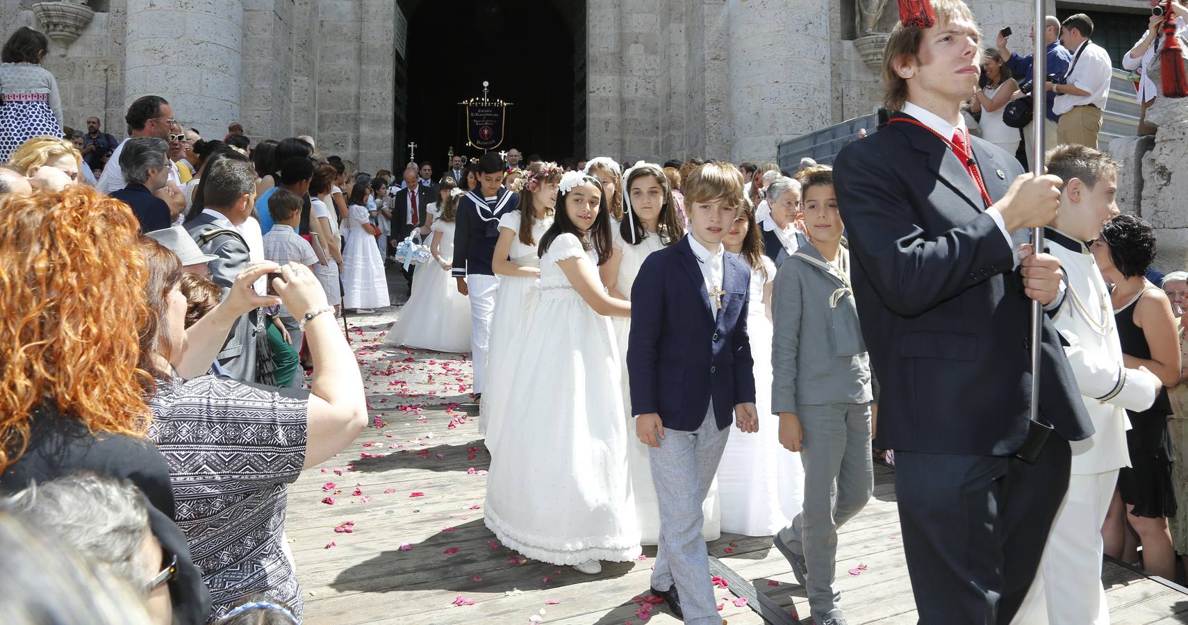 La procesión del Corpus Christi llena Valladolid