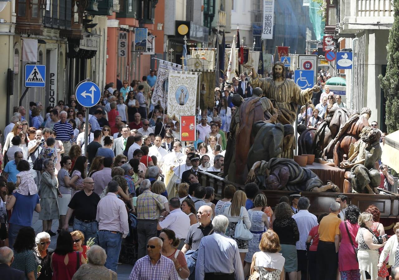 La procesión del Corpus Christi llena Valladolid