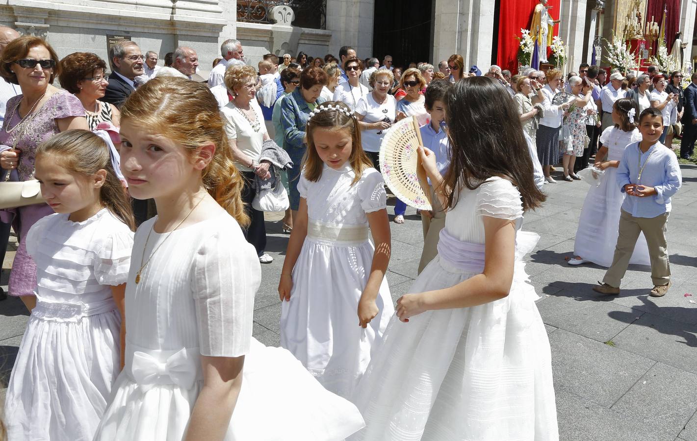 La procesión del Corpus Christi llena Valladolid