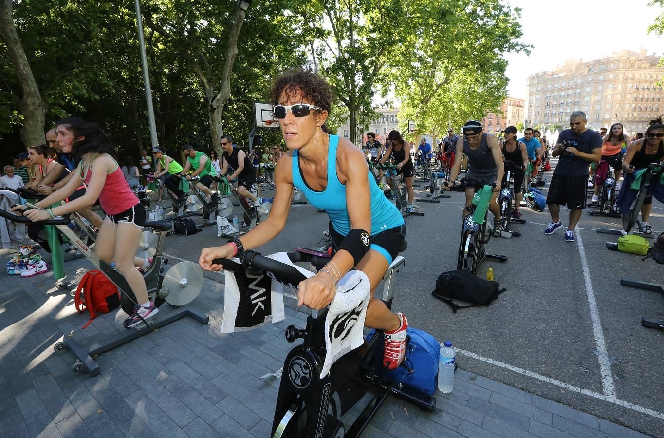 &#039;Spinning&#039; en la acera Recoletos