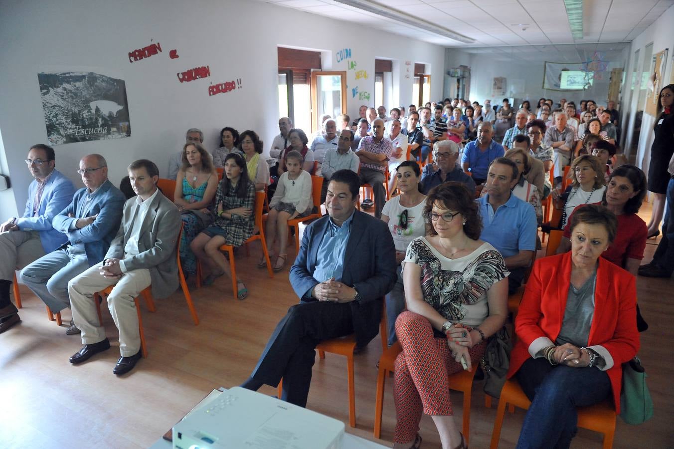 El salón se llenó para escuchar al historiador vallisoletano.