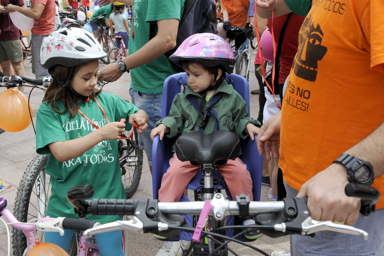 Marcha ciclista en el Barrio de La Victoria