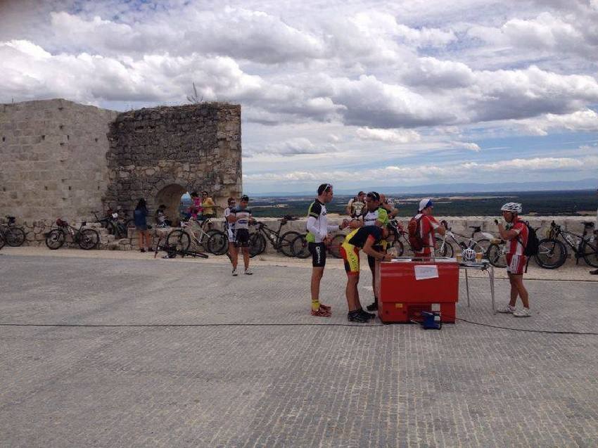 Concentración de Chicharras a su paso por Íscar (1/2)