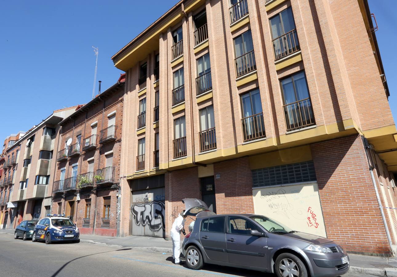 Los bomberos encuentran un cuerpo al ir a sofocar un incendio en la calle San Luis de Valladolid