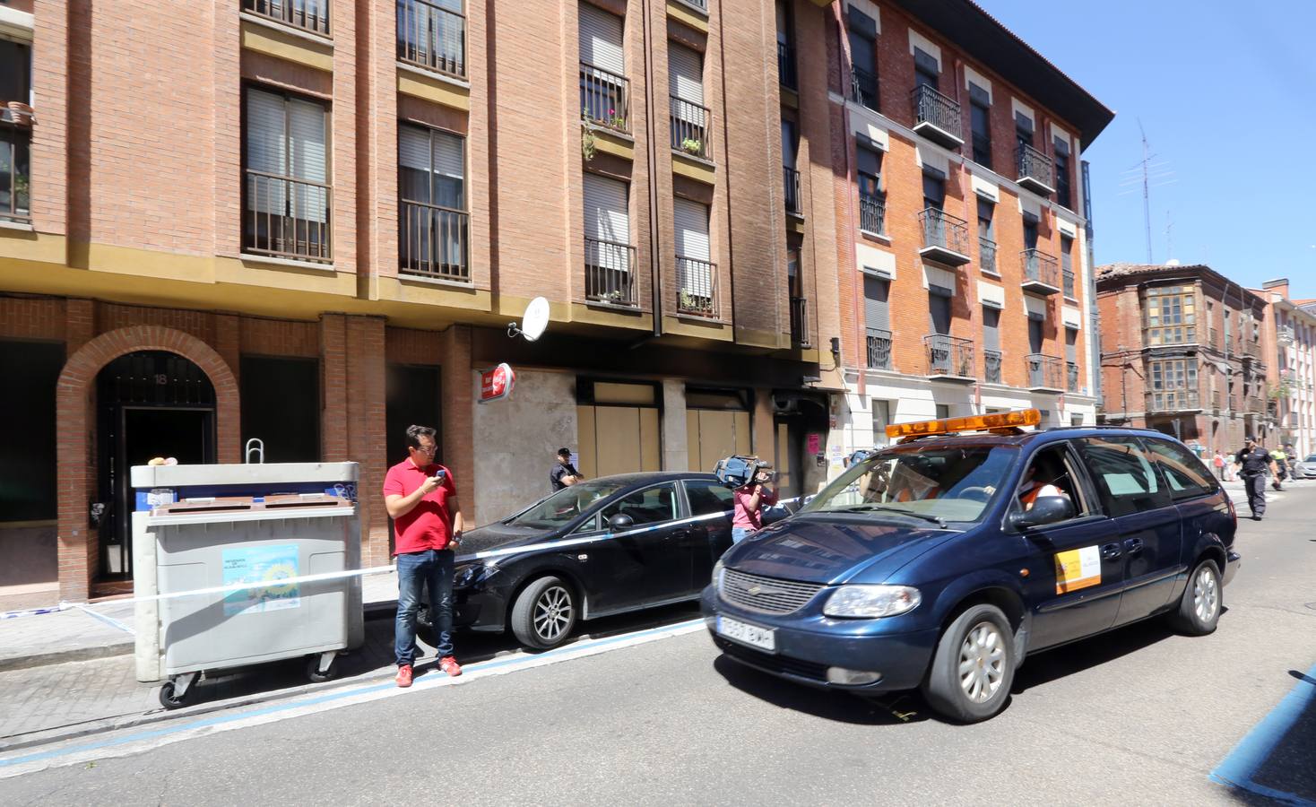 Los bomberos encuentran un cuerpo al ir a sofocar un incendio en la calle San Luis de Valladolid
