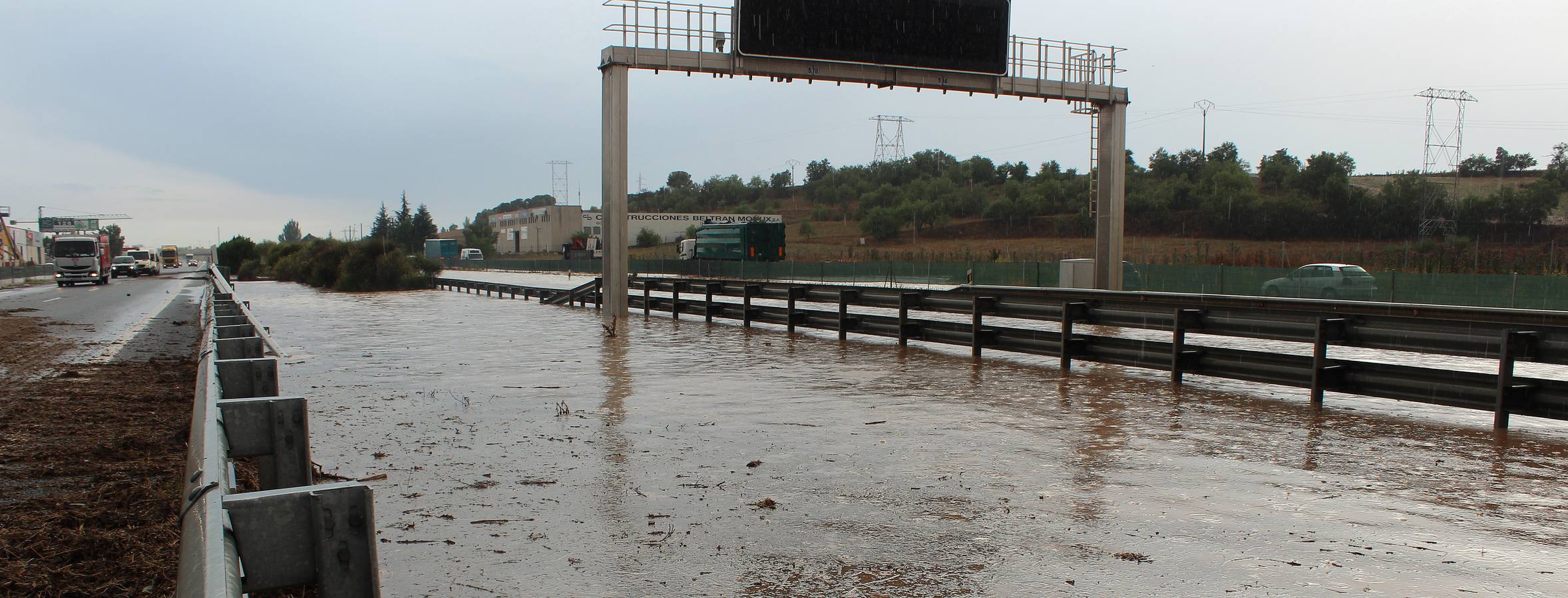 Retenciones por las lluvias en la A-62 entre Cabezón de Pisuerga y Cigales