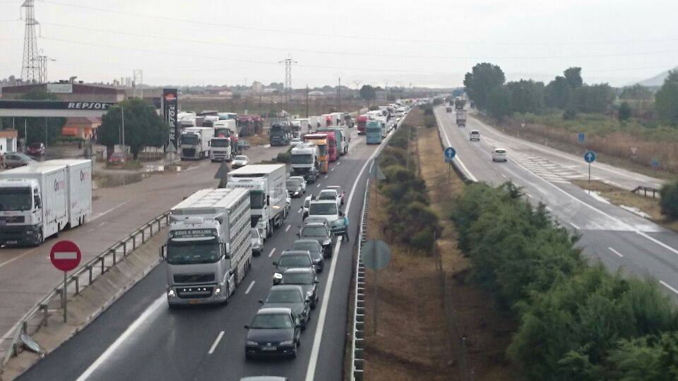 Retenciones por las lluvias en la A-62 entre Cabezón de Pisuerga y Cigales