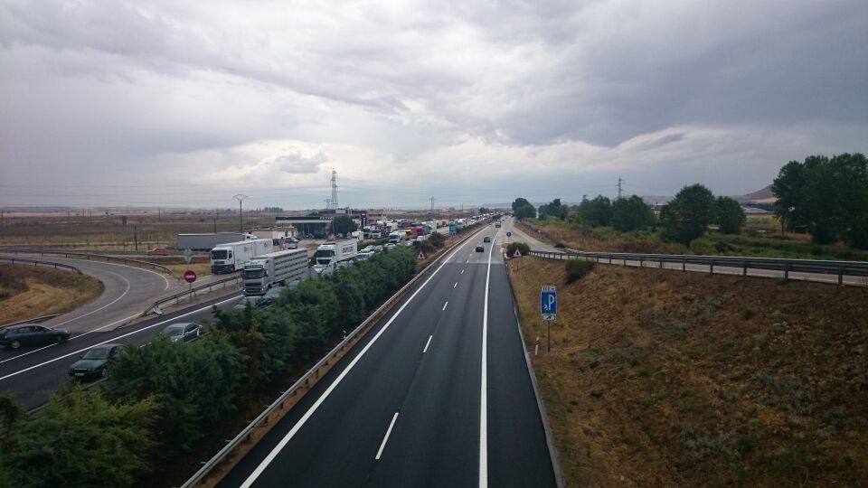 Retenciones por las lluvias en la A-62 entre Cabezón de Pisuerga y Cigales