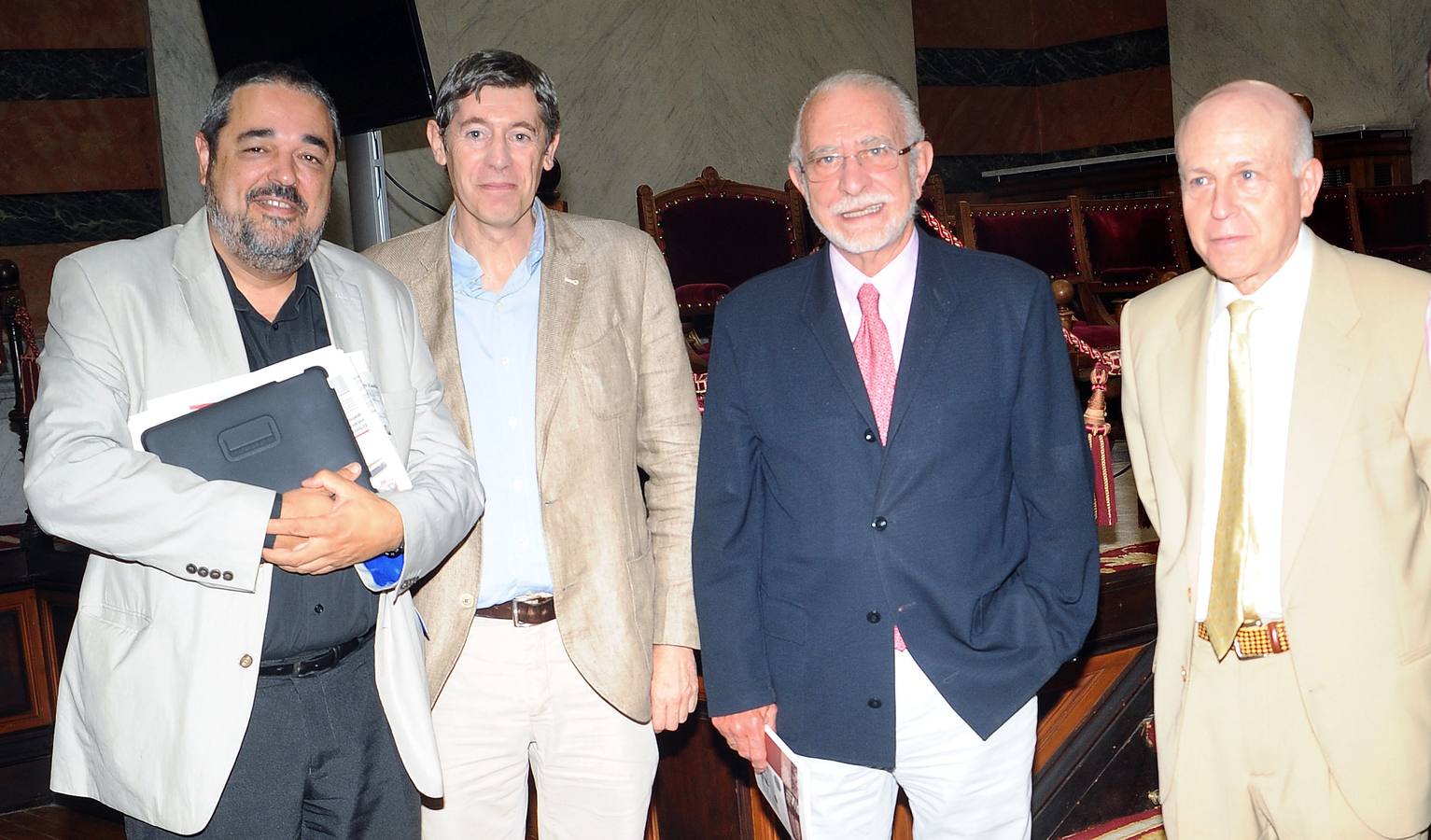 Carlos Aganzo participa en el ciclo de conferencias &#039;Escritores y escritoras en la RAE en su trescientos aniversario&#039;