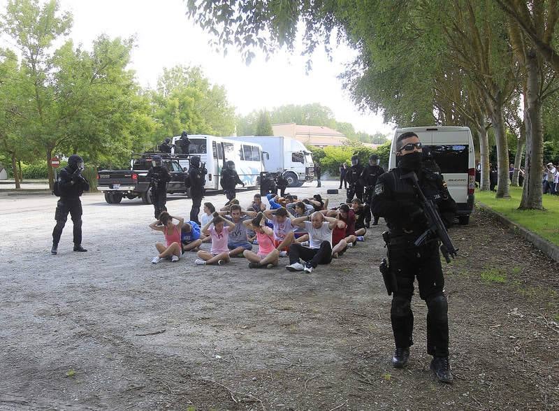 Exhibición del GEO de la Policía Nacional en Carrión de los Condes. Palencia
