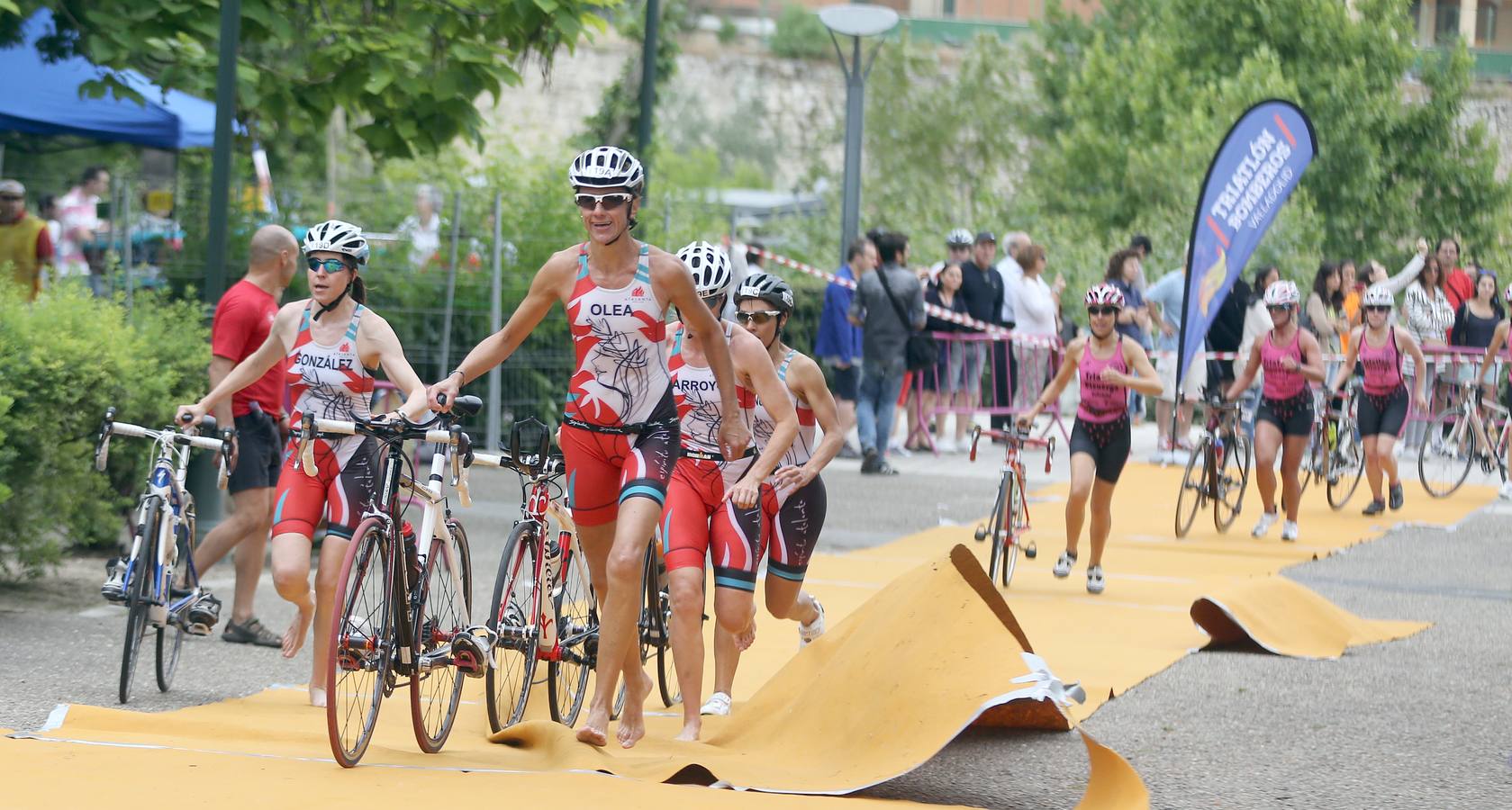 Valladolid celebra el I Triatlón por equipos Playa de las Moreras