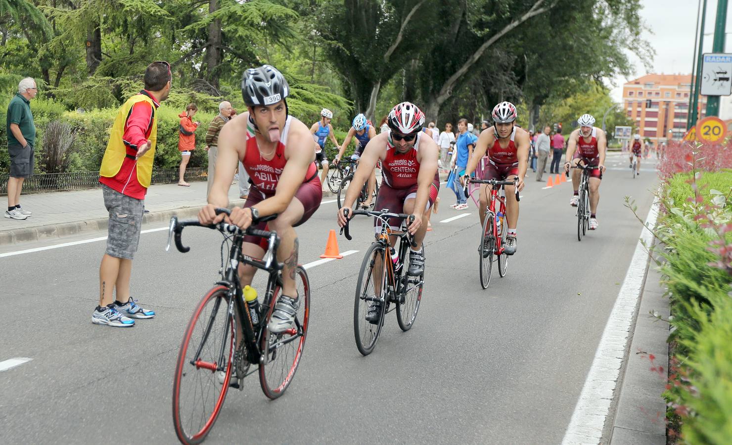 Valladolid celebra el I Triatlón por equipos Playa de las Moreras