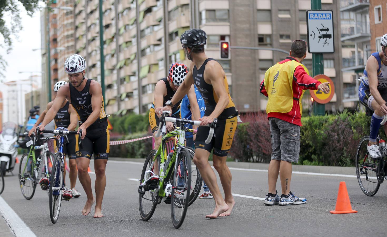 Valladolid celebra el I Triatlón por equipos Playa de las Moreras