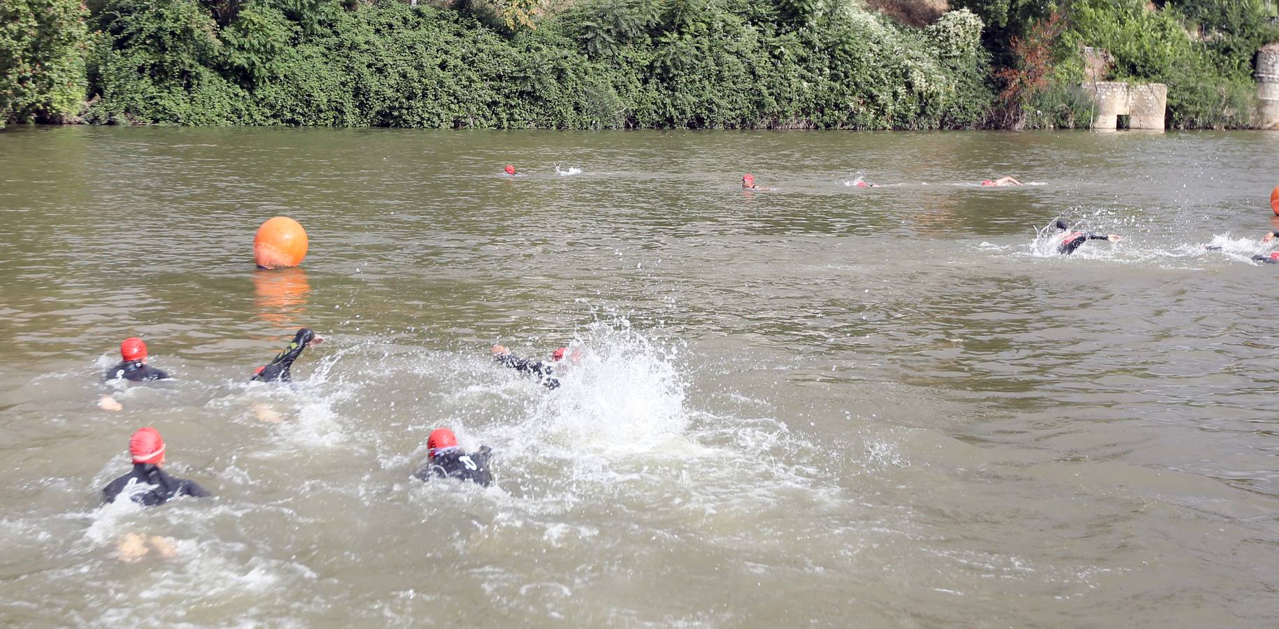 Valladolid celebra el I Triatlón por equipos Playa de las Moreras