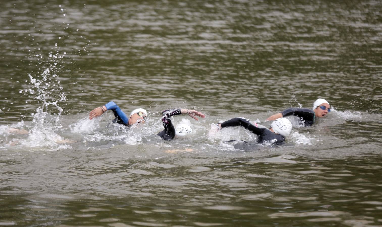 Valladolid celebra el I Triatlón por equipos Playa de las Moreras